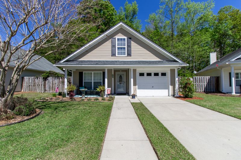 319 Garden Grove Dr, Summerville, SC 29485