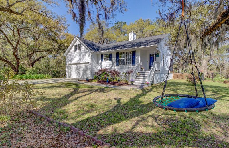 1650 Pierpont Ave, Charleston, SC 29414