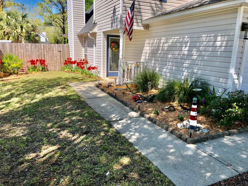 1922 Armory Dr, Mount Pleasant, SC 29466