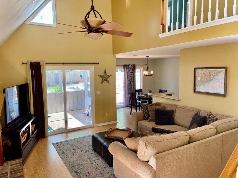 1922 Armory Dr, Mount Pleasant, SC 29466