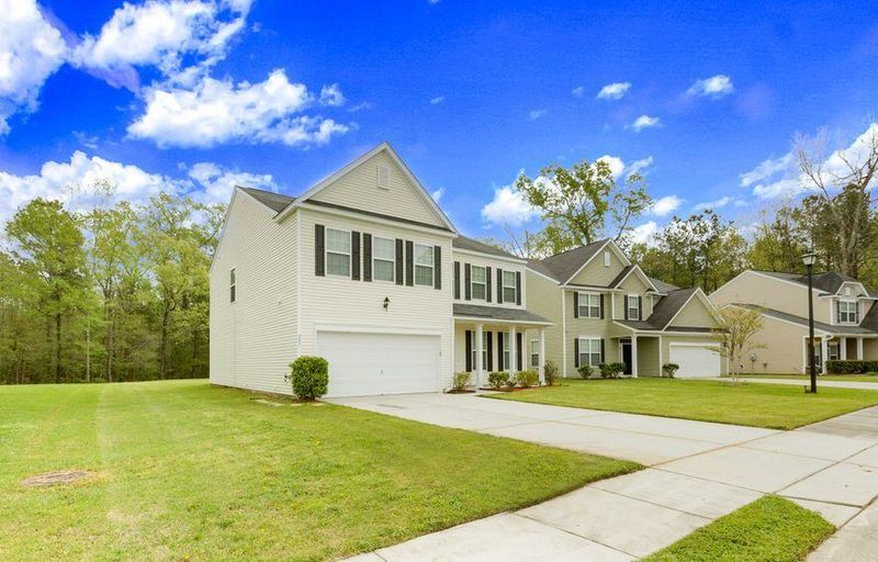 207 Post Oak Ct, Moncks Corner, SC 29461