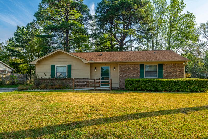 6 Coral Dr, Goose Creek, SC 29445