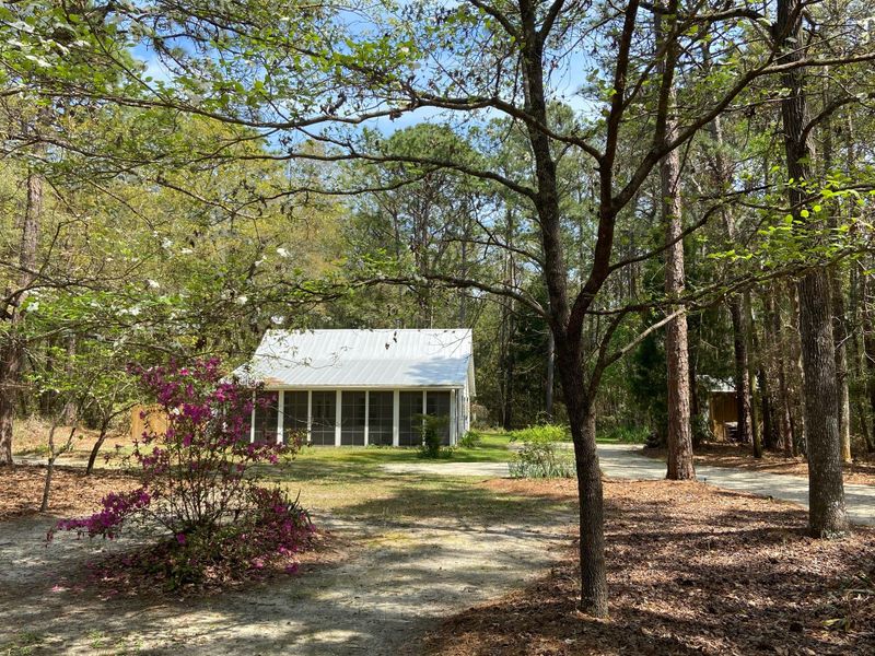 10092 Hercules Rd, Mcclellanville, SC 29458