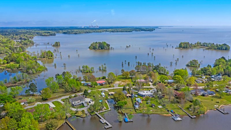 1208 Longpoint Rd, Cross, SC 29436