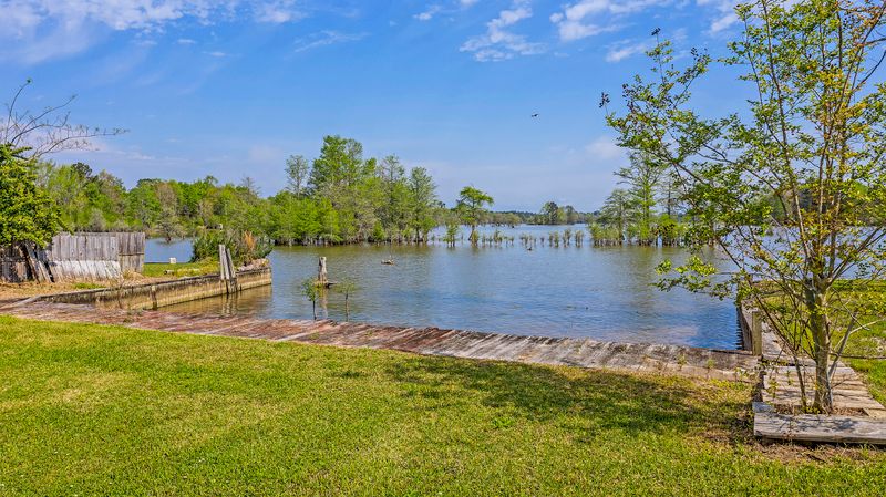 1208 Longpoint Rd, Cross, SC 29436