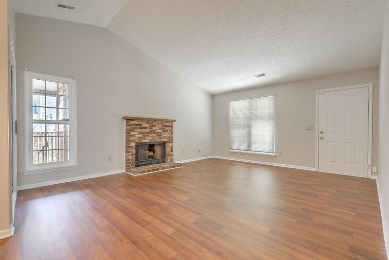 105 Tanager St, Summerville, SC 29483