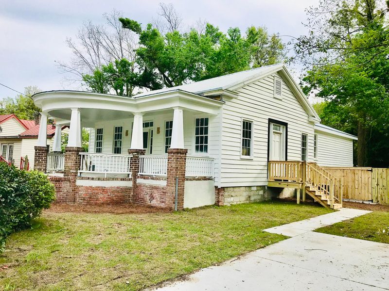 802 W 2nd North St, Summerville, SC 29483