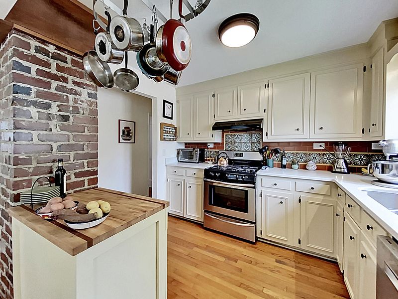 1209 E Montague Ave, North Charleston, SC 29405