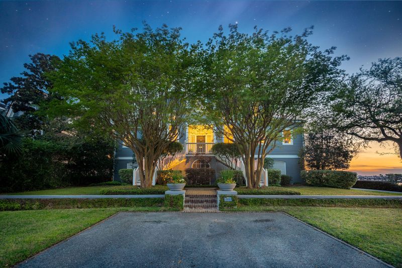 101 Middle St, Mount Pleasant, SC 29464