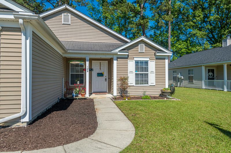 109 Walnut Creek Rd, Summerville, SC 29483
