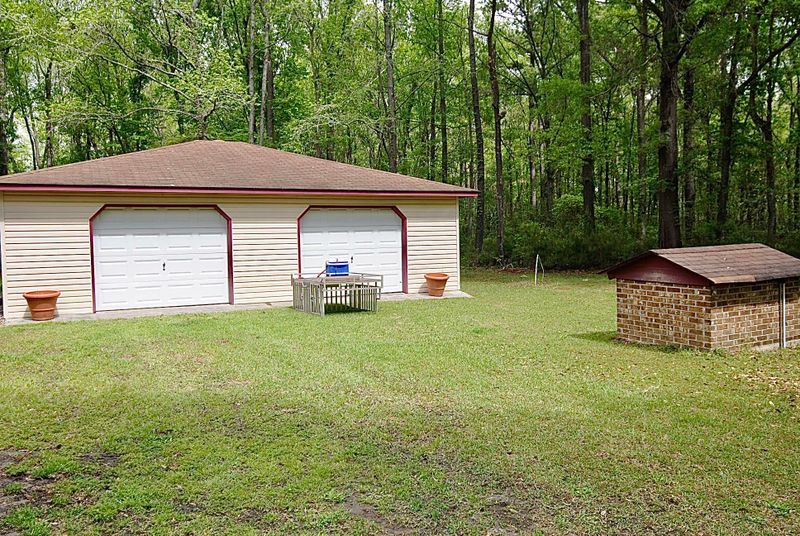 953 Whitesville Rd, Moncks Corner, SC 29461