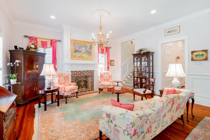 28 Perseverance St, Mount Pleasant, SC 29464