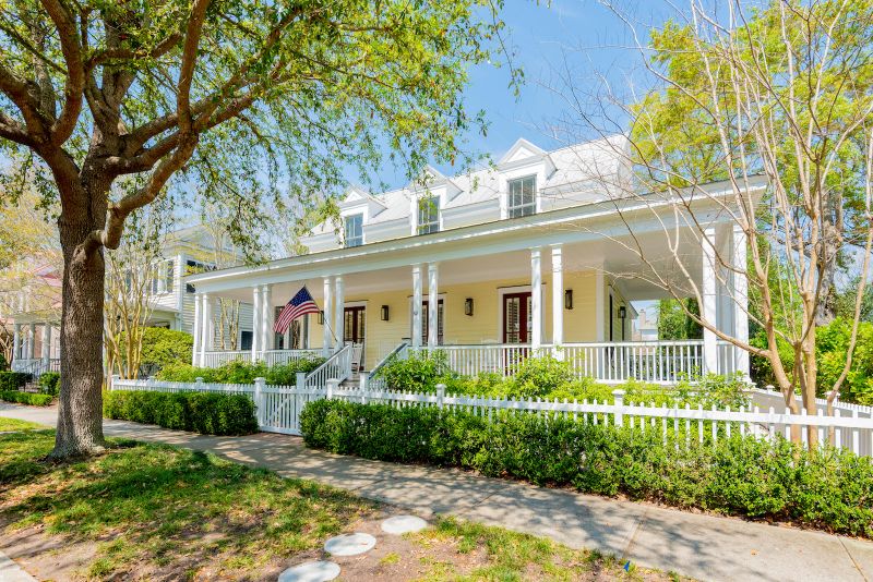 28 Perseverance St, Mount Pleasant, SC 29464