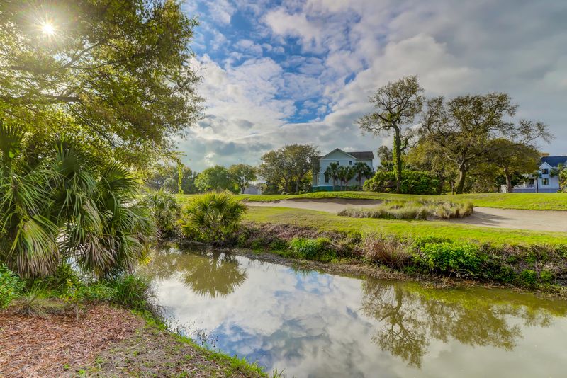 9 Yacht Harbor Ct, Isle Of Palms, SC 29451