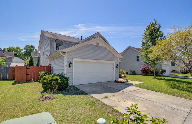 107 Graduate Ln, Ladson, SC 29456