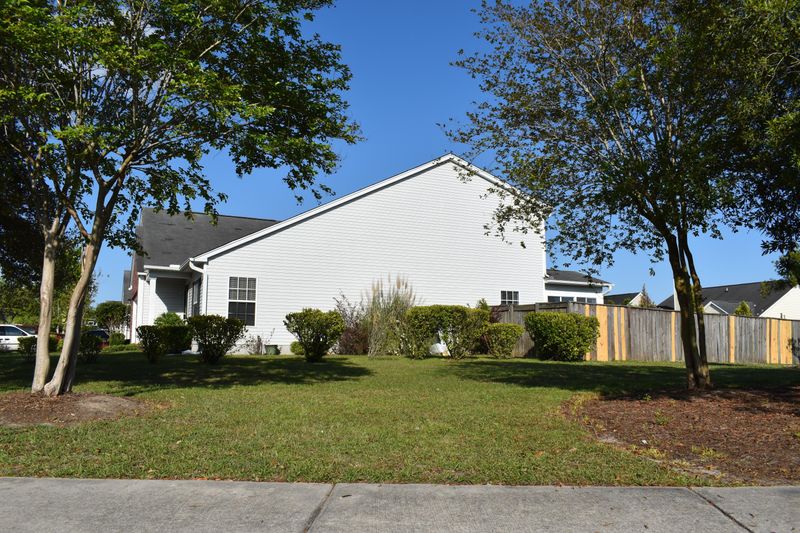 529 Holiday Dr, Summerville, SC 29483