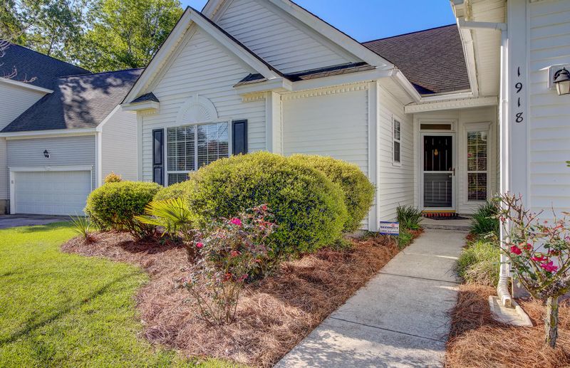 1918 Treebark Dr, Charleston, SC 29414