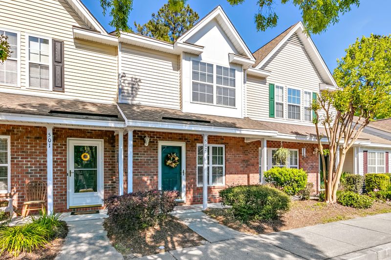 502 Yellow Hawthorn Cir, Summerville, SC 29483
