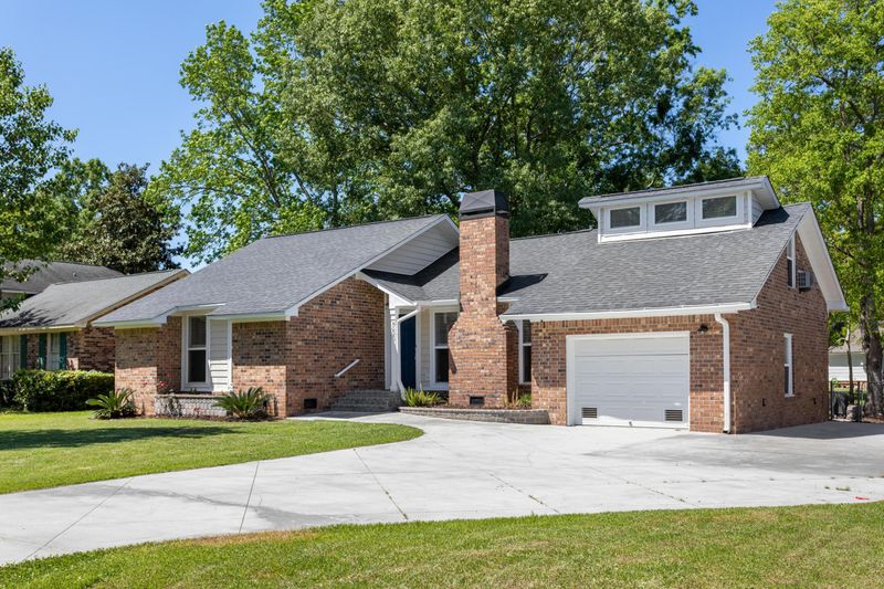 755 Wexford Rd, Charleston, SC 29414