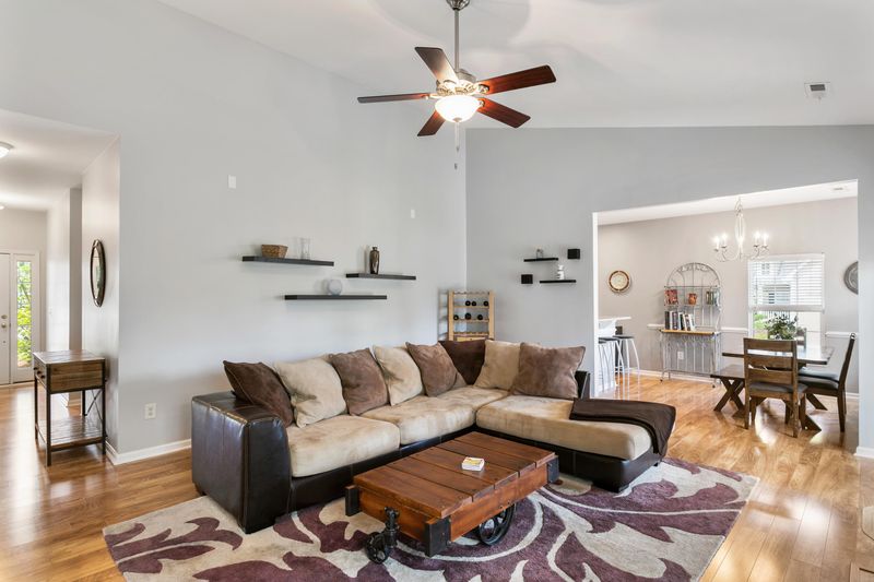 1182 Sunbronze Ct, Johns Island, SC 29455