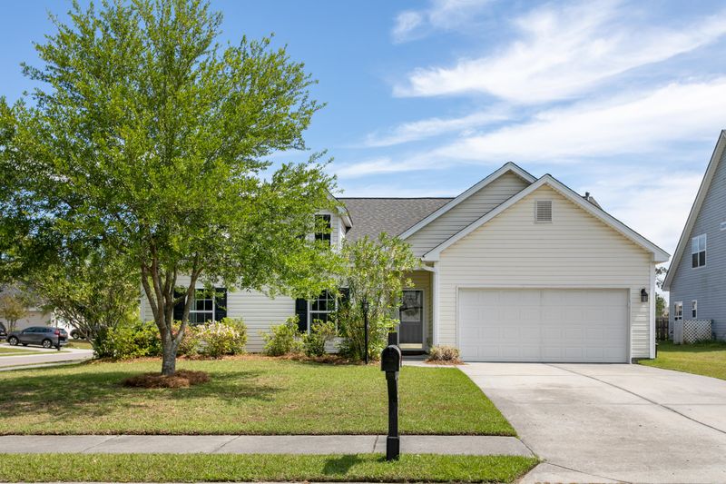 1182 Sunbronze Ct, Johns Island, SC 29455