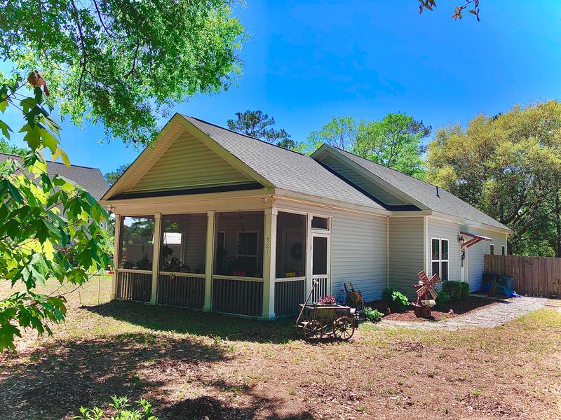 921 Ralph Nesbit Rd, Awendaw, SC 29429