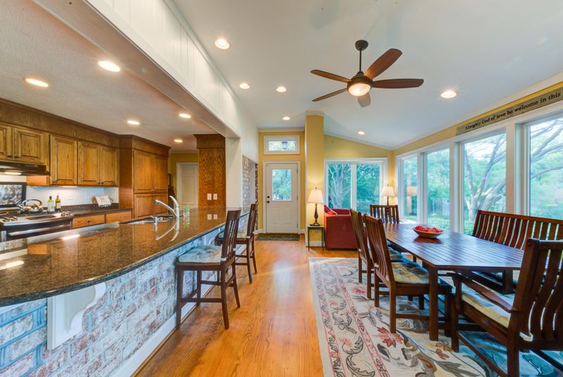 1897 Boone Hall Dr, Charleston, SC 29407