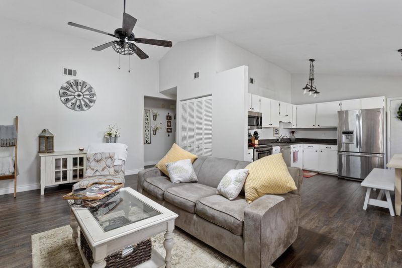 2051 Pinecone Ct, Mount Pleasant, SC 29466