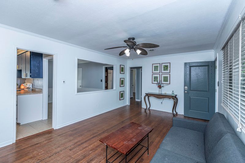 1127 Mount Batten Dr, Hanahan, SC 29410