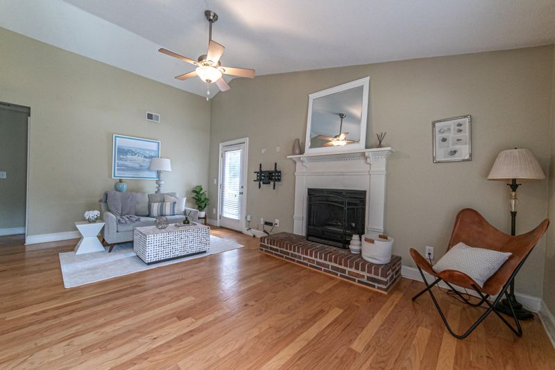 1215 Decoy Ct, Mount Pleasant, SC 29464