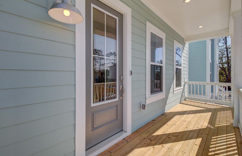 821 Forrest Dr, Charleston, SC 29492
