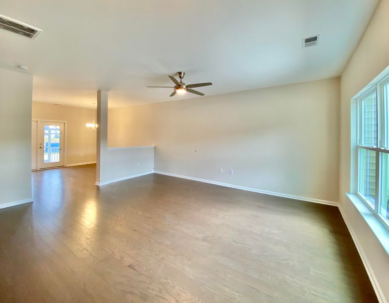 462 Viceroy Ln, Goose Creek, SC 29445