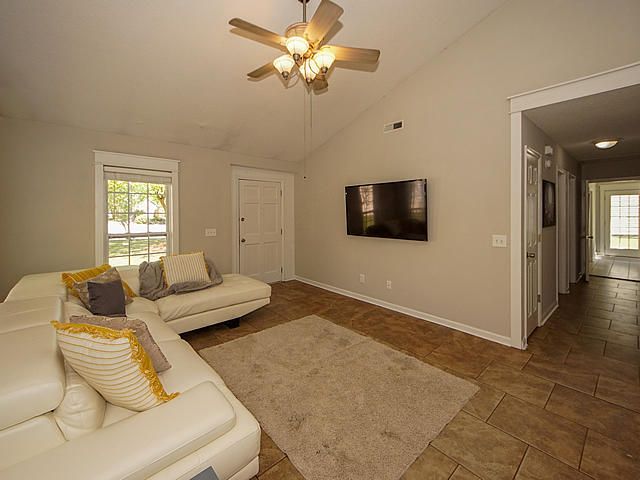 108 Ceinwein Ct, Goose Creek, SC 29445