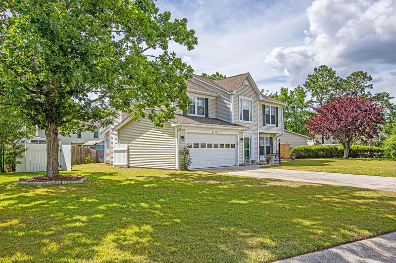 8429 Old Carriage Ct, North Charleston, SC 29420