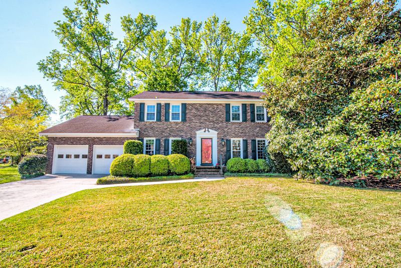 3 Buckingham Dr, Charleston, SC 29407