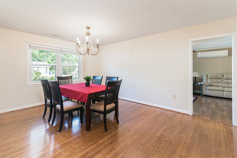 2226 Wood Ave, Charleston, SC 29414