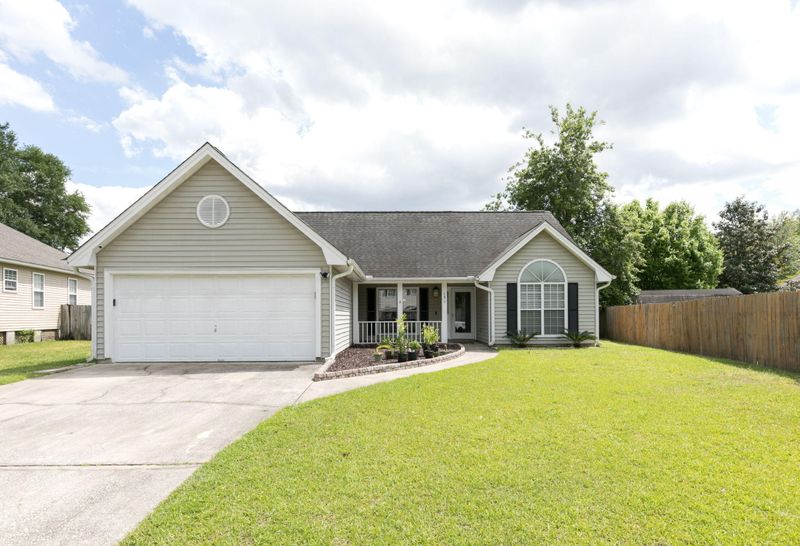 131 Expressway Dr, Summerville, SC 29486