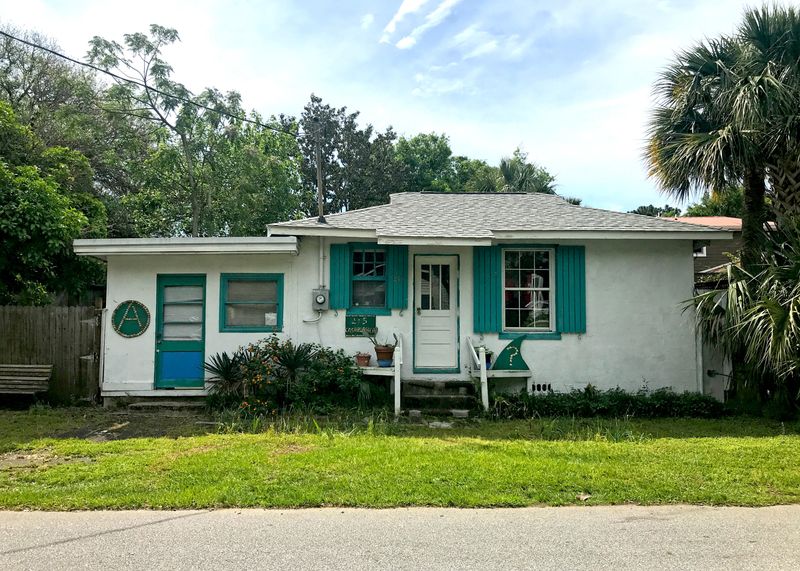 215 E Erie Ave, Folly Beach, SC 29439