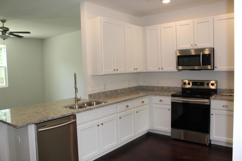 201 Woodward Rd #116, Goose Creek, SC 29445
