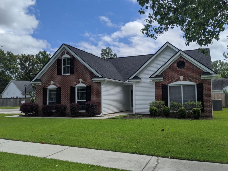 1977 Treebark Dr, Charleston, SC 29414