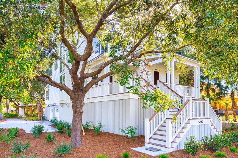 5747 Kiawah River Dr, Johns Island, SC 29455