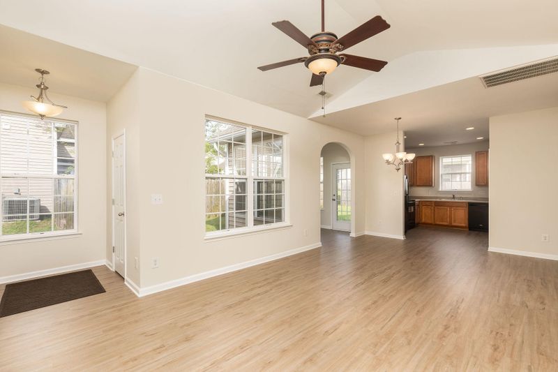 2417 Thoreau St, North Charleston, SC 29406