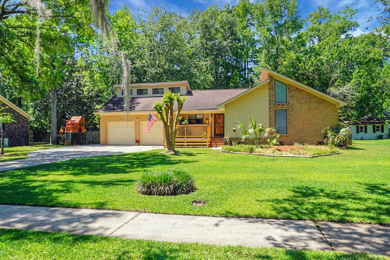 115 Comingtee, Summerville, SC 29485