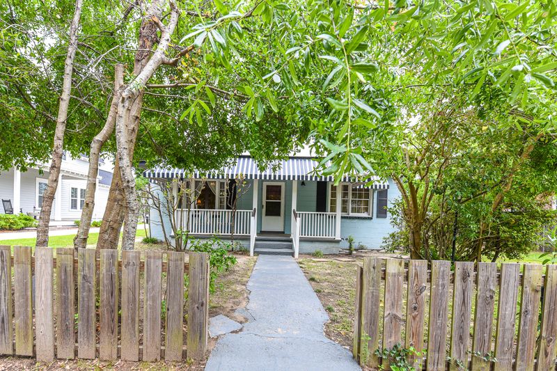 670 York St, Mount Pleasant, SC 29464