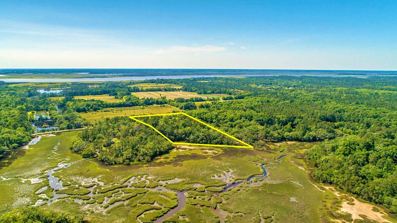 2514 Laurel Hill Rd, Edisto Island, SC 29438