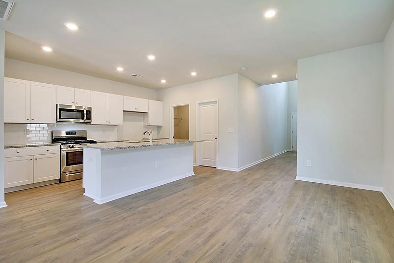312 Matuskovic Dr, Charleston, SC 29414