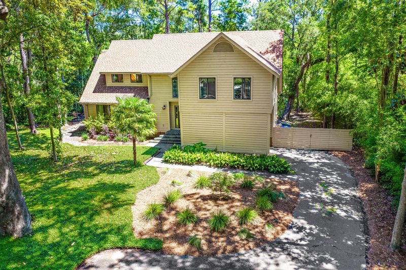 7 Arabian Dr, Charleston, SC 29407