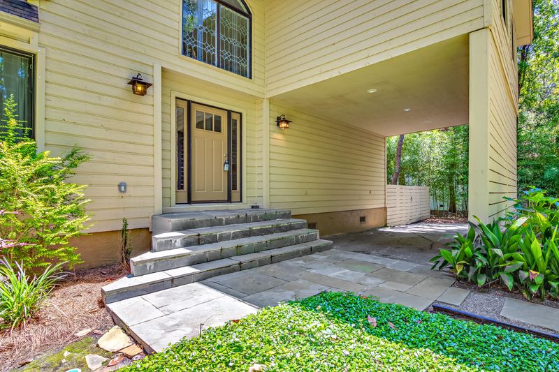 7 Arabian Dr, Charleston, SC 29407