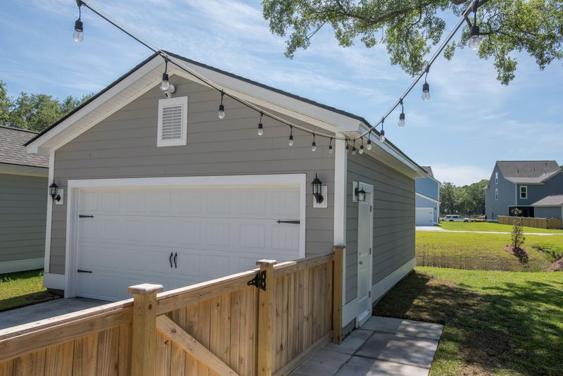 2103 Kemmerlin St, Johns Island, SC 29455