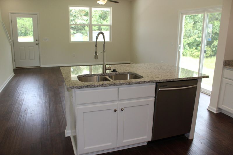 205 Woodward Rd #114, Goose Creek, SC 29445